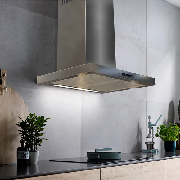 Edelstahl Dunstabzugshaube in einer modernen Küche.
