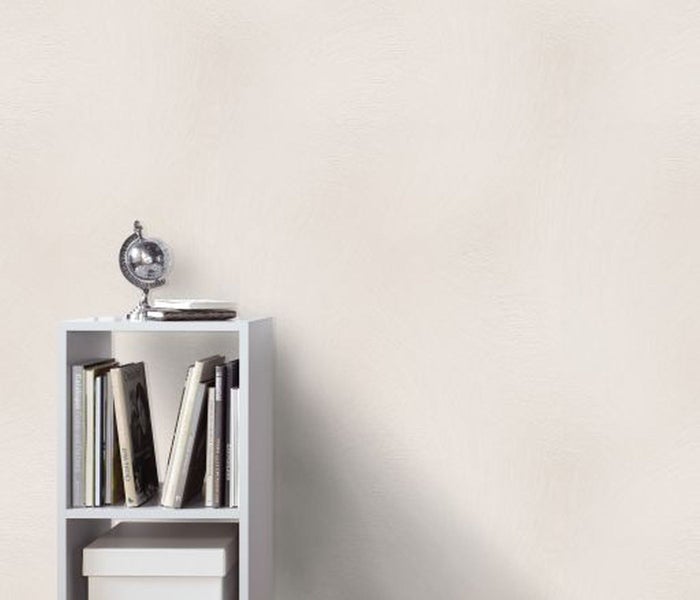 Gemälde einer Frau mit Tätowierungen und Blumen