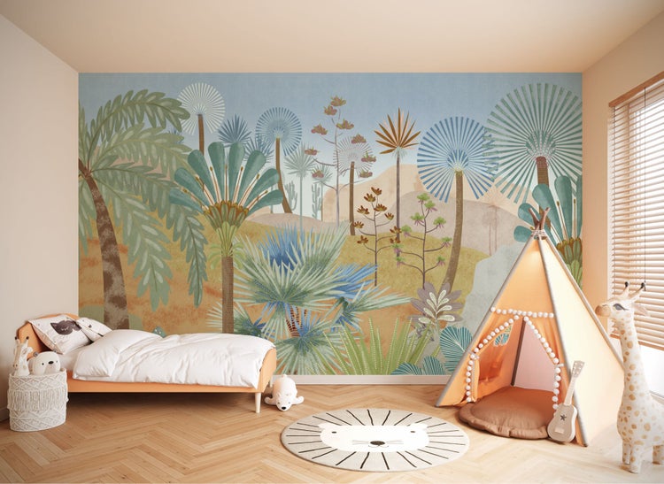 Kinderzimmer mit Dschungeltapete, Bett, Spielzelt und Teppich