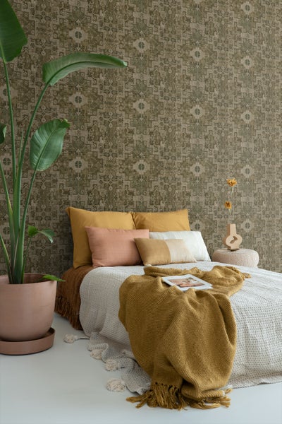 ESTAhome Tapete orientalisches Kelim-Patchwork Olivgrün - 50 x 900 cm - 131359