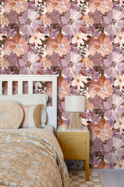 ESTAhome Tapete Blumen mauve-violett und Terrakotta - 50 x 900 cm - 131266