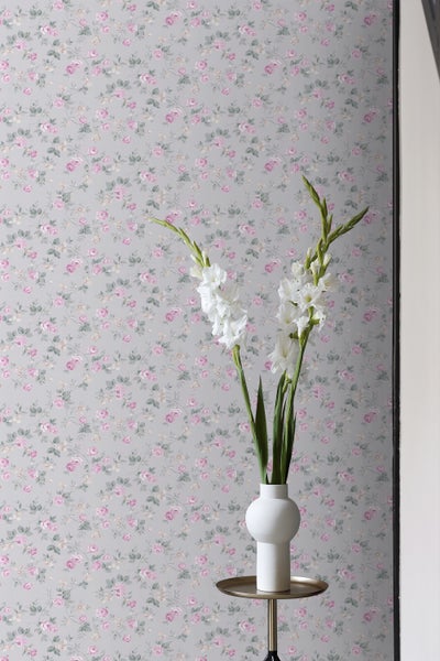 Tapetenrolle mit Rosenmuster