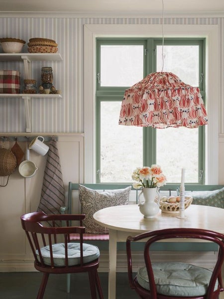 Tapete mit Streifenmuster