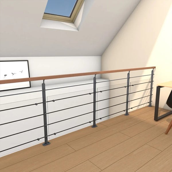 Modernes Galeriegeländer mit Holzhandlauf und dunklen Metallpfosten mit Querstäben in hellem Dachgeschoss.