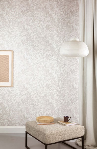 Doppelflügeltor aus Aluminium mit Betonpfosten