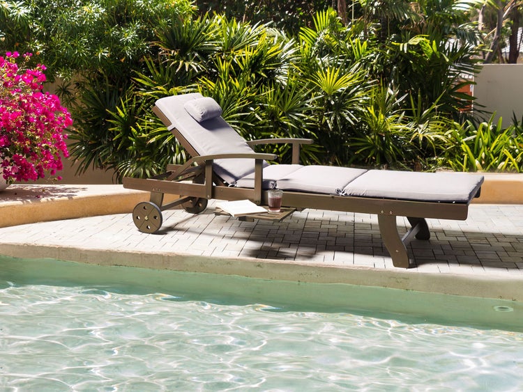 Holz Gartenliege mit Rädern und Auflage