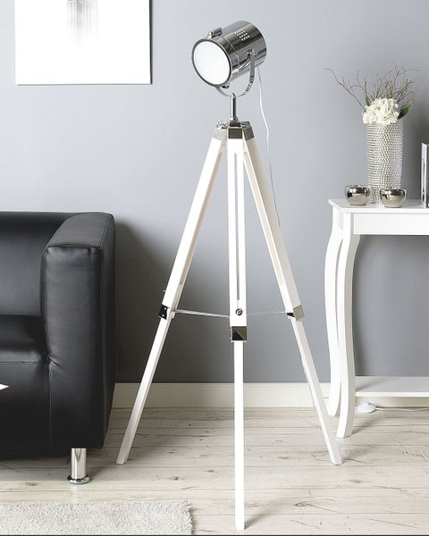 Stehleuchte mit Stativfuß aus Holz und Metall
