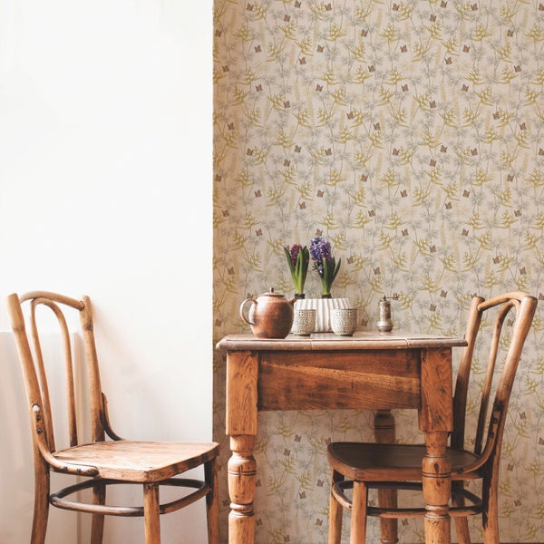 Tapete mit Blüten und Schmetterlingsmotiv