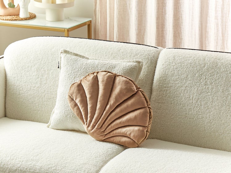 Dekokissen Muschelform Samtstoff sandbeige 47 x 35 cm CONSOLIDA