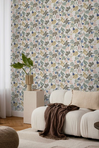 Informationstafel mit Hinweisen zu Neuheiten, Speiseplan, Mitarbeiter, Sicherheit und allgemeine Informationen.