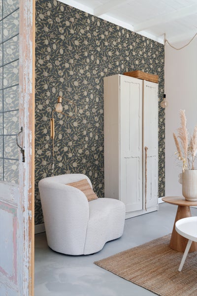 ESTAhome Tapete exotischen Früchten und Blättern Dunkelblau und Taupe - 50 x 900 cm - 131173