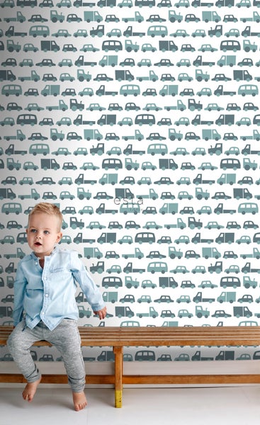 Tapete mit Automobilmuster im Kinderzimmer