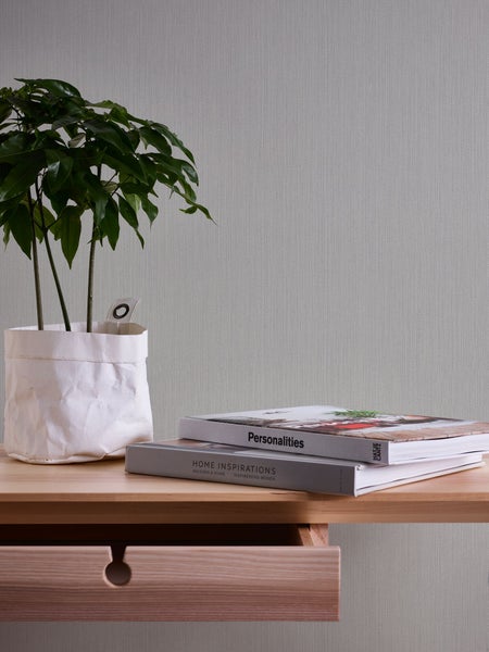 Detailansicht eines Werkstattschranks mit Türbeschlag