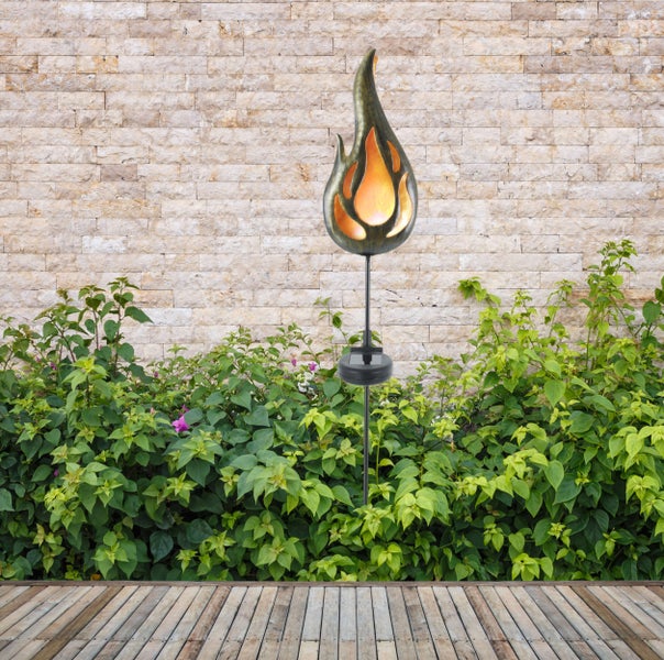 Dekorative Solarleuchte in Flammenform für den Außenbereich im Garten