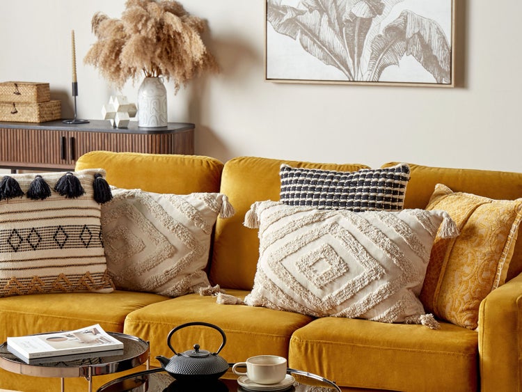 Hängeleuchte mit sechs Kugelschirmen