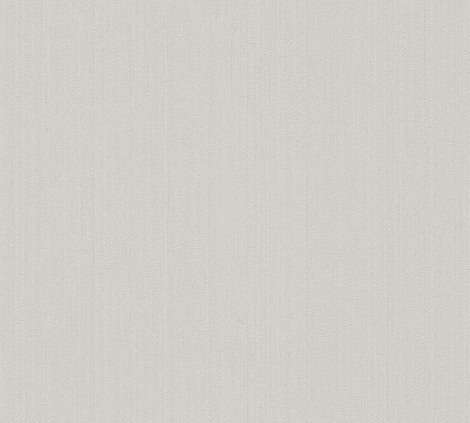 Küchenszene mit Spüle, Kochfeld und verschiedenen Küchenutensilien