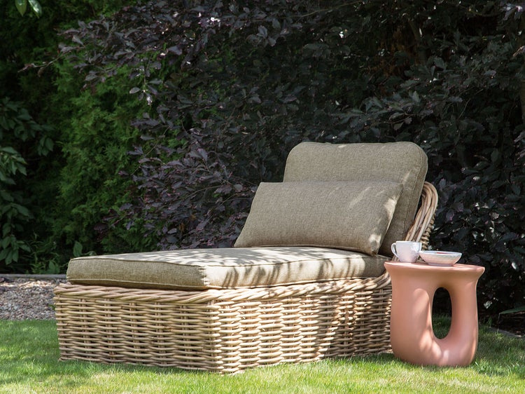 Sonnenliege mit Kissen BELSITO Rattan Naturfarben