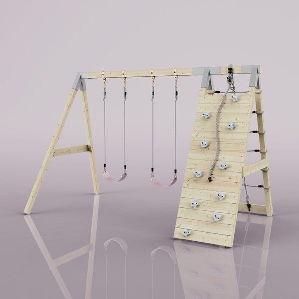 Holzschaukel mit zwei Schaukelsitzen, einer Kletterwand mit Griffen und einem Kletterseil.