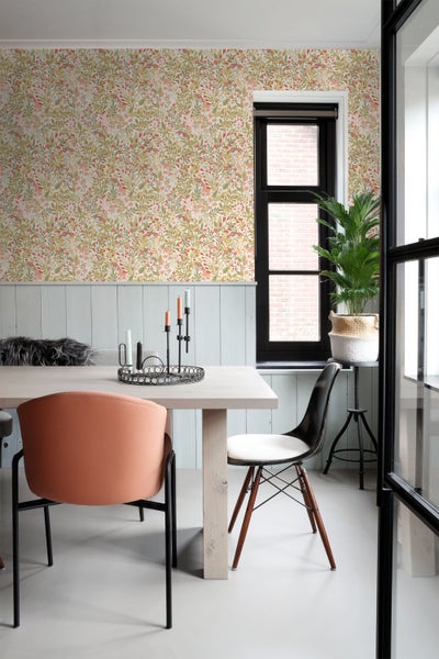 ESTAhome Tapete Feldblumen Grün, Rosa und Ockergelb - 50 x 900 cm - 131349