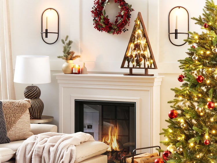 Weihnachtsdeko LED Kiefernholz dunkelbraun Tannenbaum 62 cm SVIDAL
