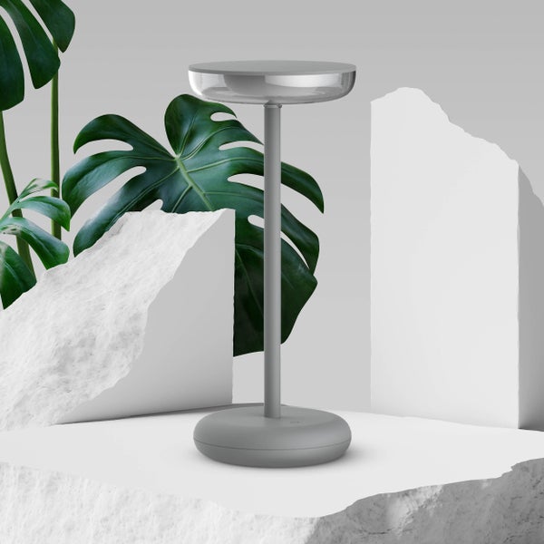 Akku-Tischleuchte PASI für Außen und Innen, aus Metall und Kunststoff in Grau, dimmbar, mit Touch- und Memory-Funktion, ca. 26 cm hoch