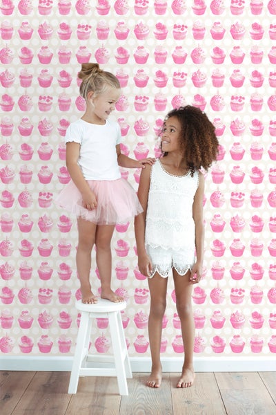 ESTAhome Tapete Cupcakes auf glänzenden Punkten Rosa - 53 cm x 10.05 m - 138723