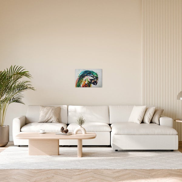 Dekoratives Papageienbild im Wohnzimmer