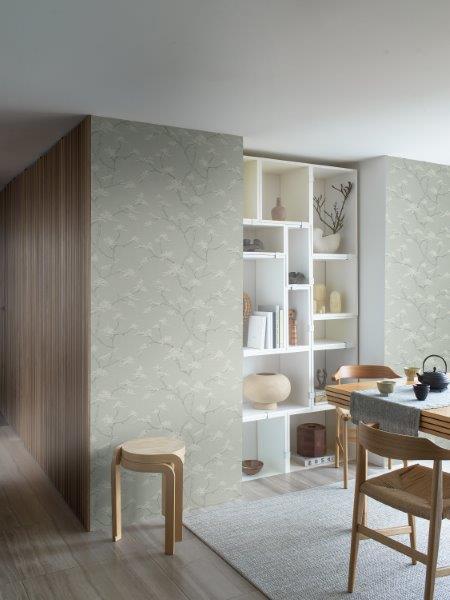 Abmessungen von sechs Gartenstühlen und einem Gartentisch