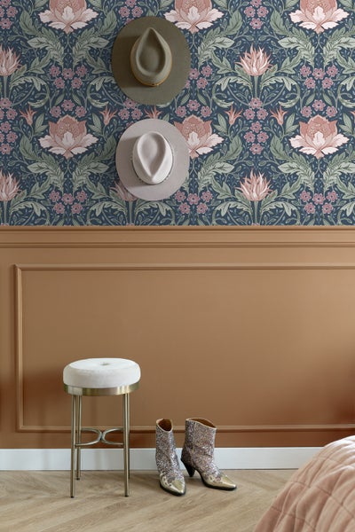 ESTAhome Tapete Blumenmuster im Jugendstil Blau, Grün und Terrakottarosa - 50 x 900 cm - 131083