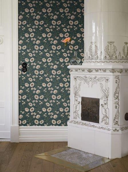 Blumentopf mit Untersetzer und Bewässerungspfeilen zur Darstellung der Feuchtigkeitsregulierung