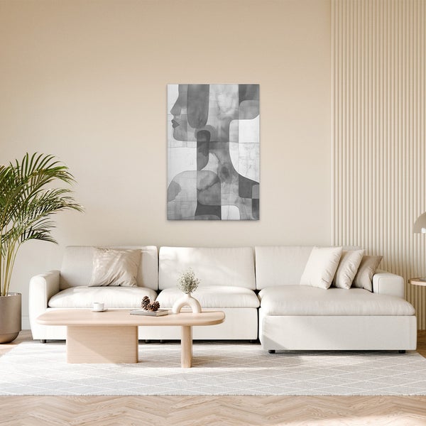 Wohnzimmer mit Leinwandbild, das eine stilisierte weibliche Figur in Grautönen darstellt