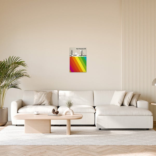 Dekoratives Wandbild mit abstraktem Regenbogen- und Brückendesign im Wohnzimmer