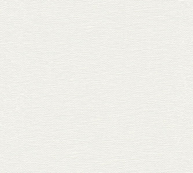 Nahaufnahme einer strukturierten Tapete mit einer Pflanze, Büchern und einem Holzmöbelstück.