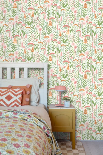 ESTAhome Tapete Feldblumen Grün und Rosa - 50 x 900 cm - 131546
