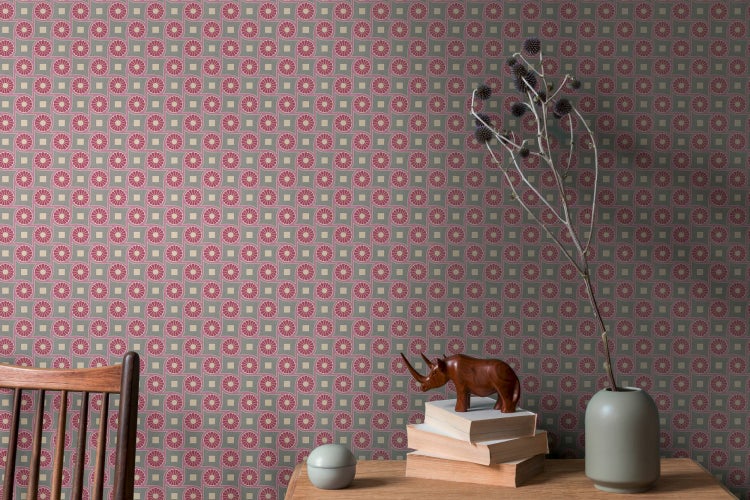 Dekoratives Muster mit geometrischen Formen und floralen Elementen