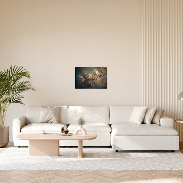 Wohnzimmer mit Sofa und Wandbild mit Blütenmotiv