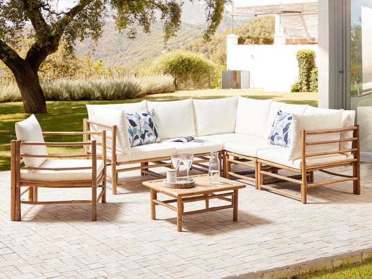 Lounge Set mit Tisch 6-Sitzer CERRETO Bambusholz Cremeweiß