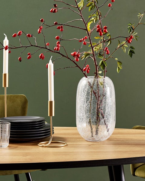 Weißes Kopfkissen auf einem Bett