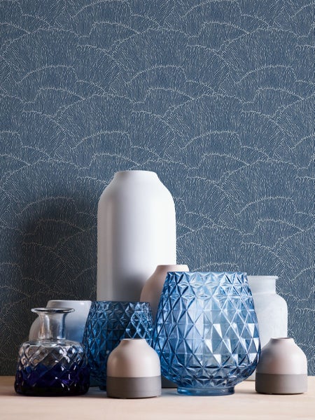 Quadratisches Holztablett mit Details der Eckverbindungen