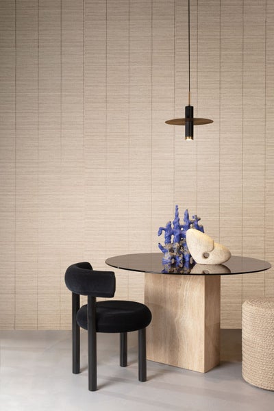 Künstlicher Weihnachtsbaum mit grünen Nadeln