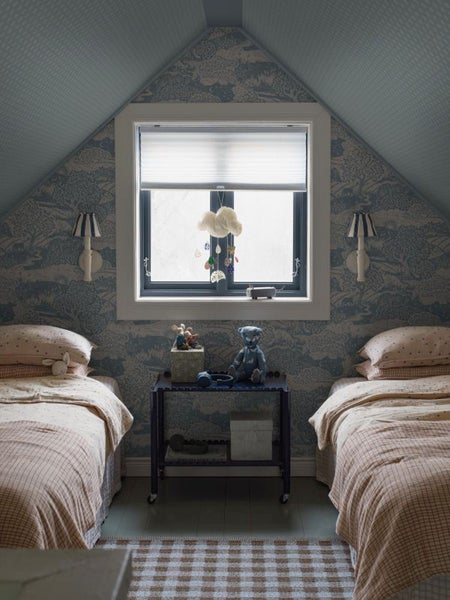 Tapetenrolle mit Waldmotiv