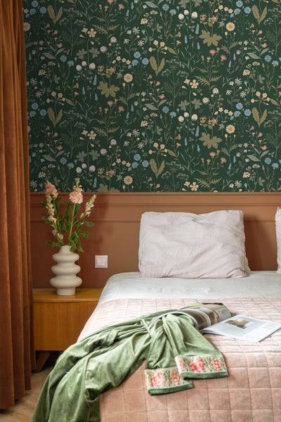 ESTAhome Tapete Feldblumen Dunkelgrün und Blau - 53 cm x 10.05 m - 139697
