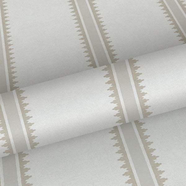 Tapetenrolle mit Streifenmuster