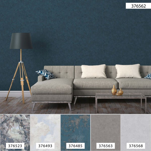 Wohnzimmer mit dunkelblauer Struktur Tapete