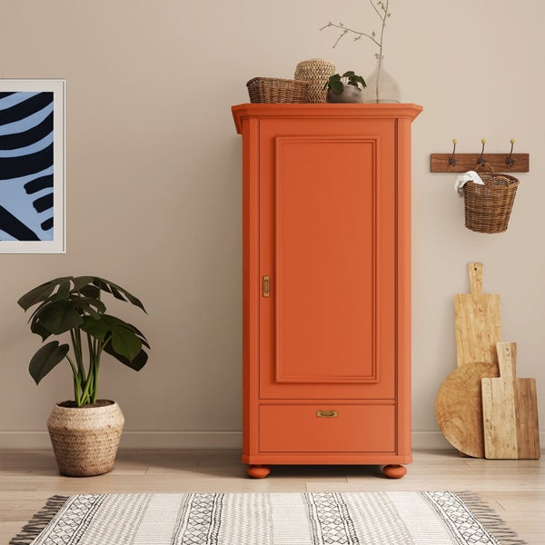 MissPompadour seidenmatte Holzfarbe - Orange mit Goldfisch - 2,5 L, Möbelfarbe ohne Schleifen - Farbe für Holz, Metall, Kunststoff - Holzlack, Möbellack schnelltrocknend mit hoher Deckkraft