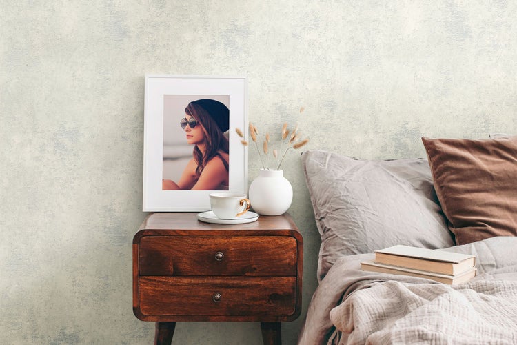 Weiße Tischleuchte mit Farbwechselfunktion und Smartphone-Steuerung