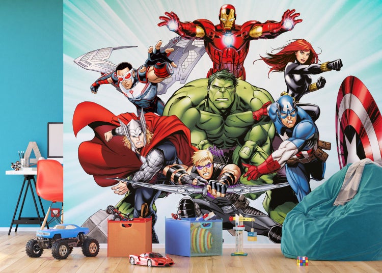 Kinderzimmer mit Avengers-Motivtapete, Spielzeug und Sitzsack