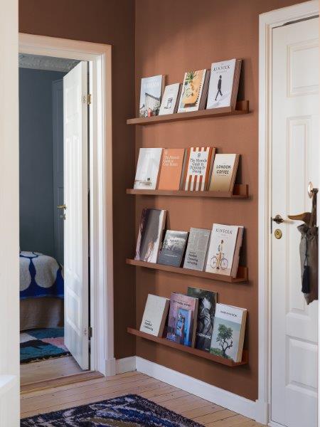 Vier Möbelgriffe aus Metall