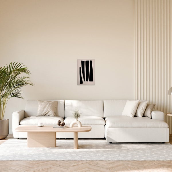 Wohnzimmer mit Leinwanddruck und geometrischen Formen