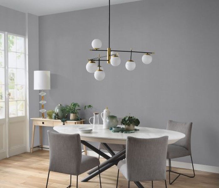 Tapetenrolle mit floralem Muster